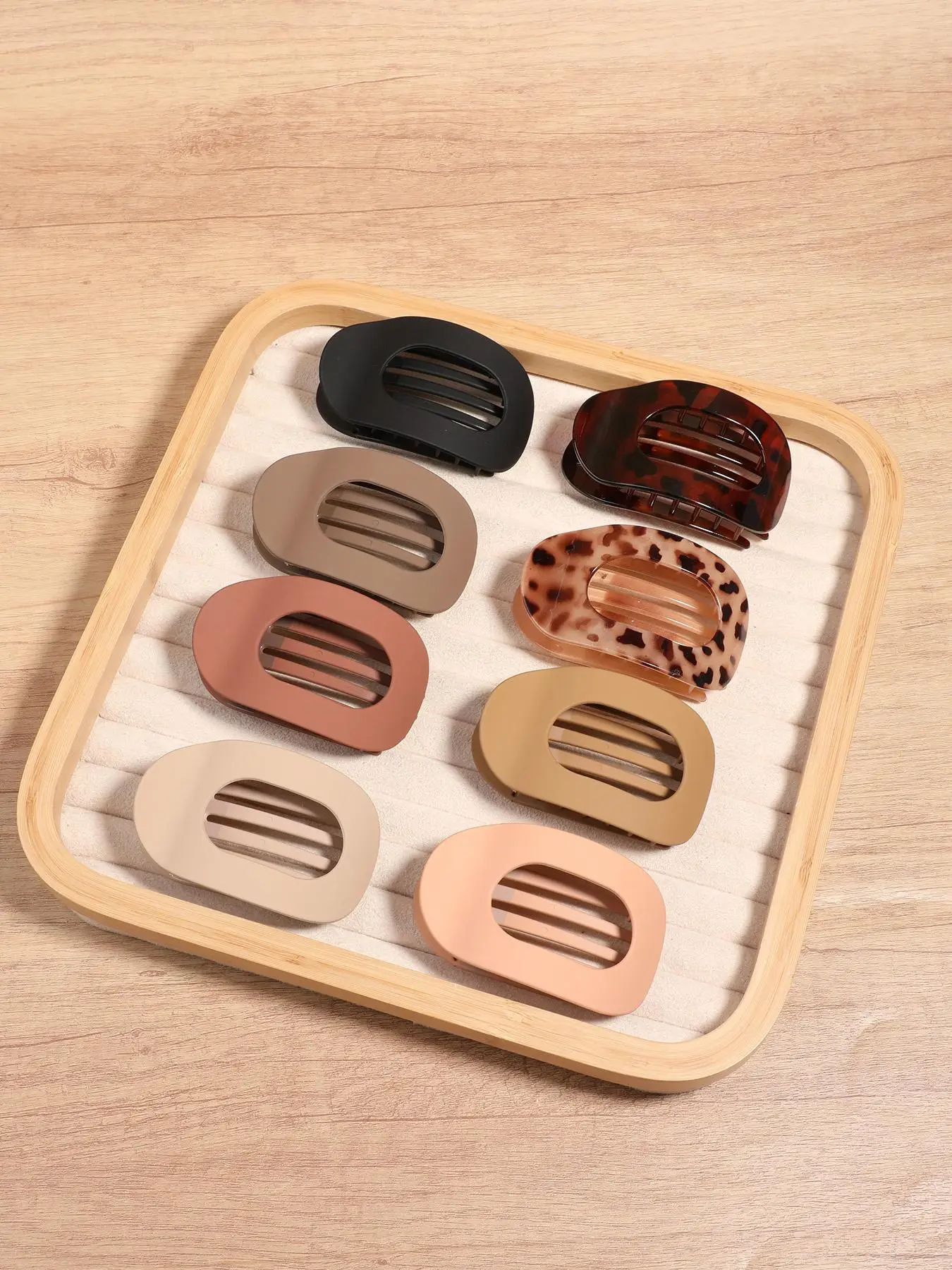 Fashionable Hair Claw Clips, Casual and Versatile Hair Accessories for Women, Minimalist Headwear Suitable for Thick Hair