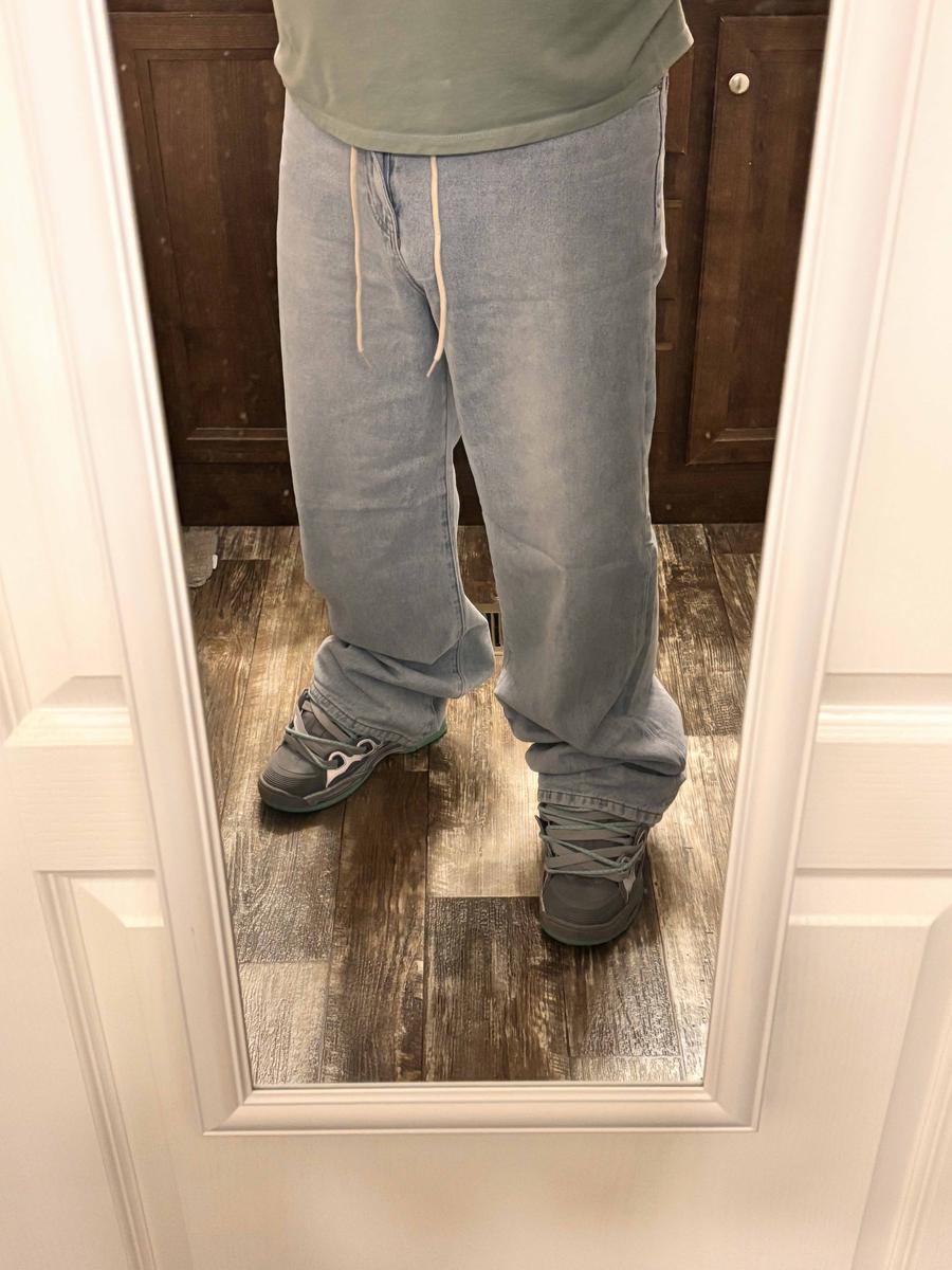 Item: LIGHT INDIGO, 36W x 32L