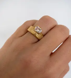 Hallie Ring | Crystal