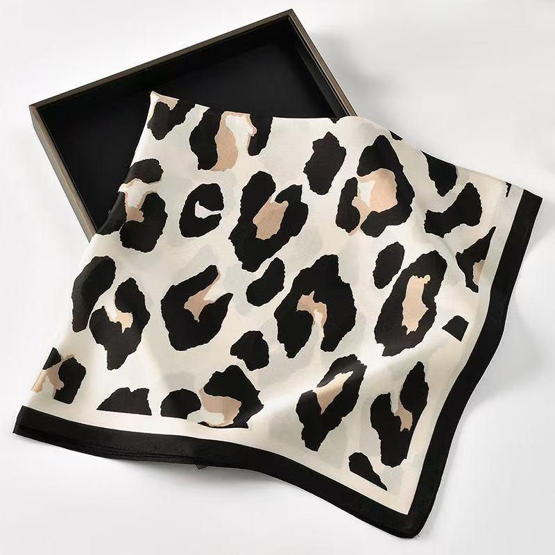 Women’s imitation silk square scarf with an elegant leopard print design; women’s accessory; genuine silk satin headscarf; versatile scarf; a fashionable essential piece suitable for elegant dates, party gifts, commuting, and evening date accessories; wom