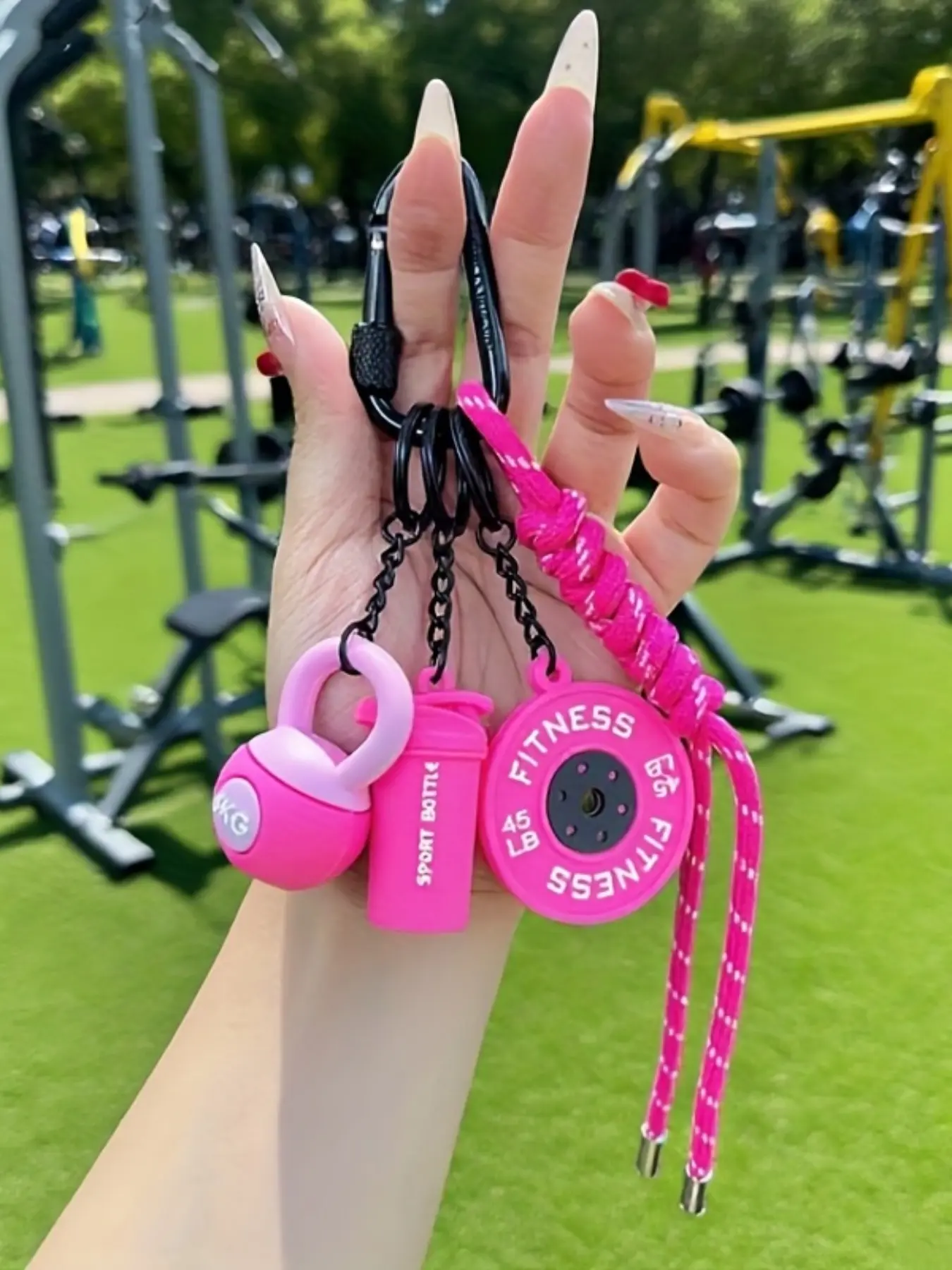 Sport Gym Keychain Set with Kettlebell Keyring Barbell Plates Water Bottle Keychain Fitness Kettlebell Pendant Lanyard for Backpack,Bags Kettlebell Barbell Gym Accessory Keychain Weight Plate Charm Christmas Gift, Key Chain Accessories