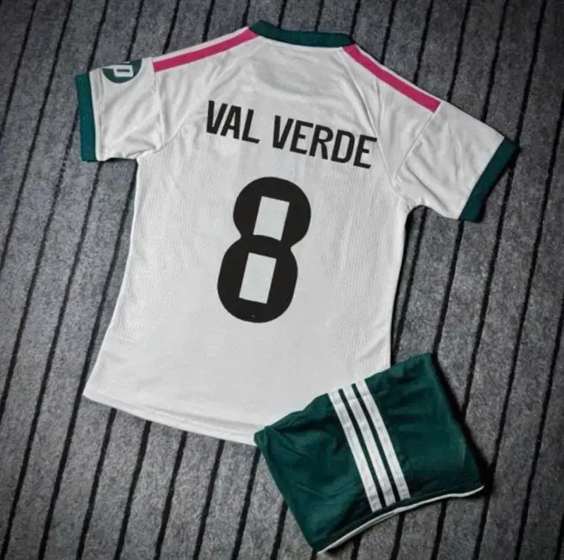 White Performance Football Jersey – Breathable Soccer Shirt & Shorts Set, Lightweight Sportswear