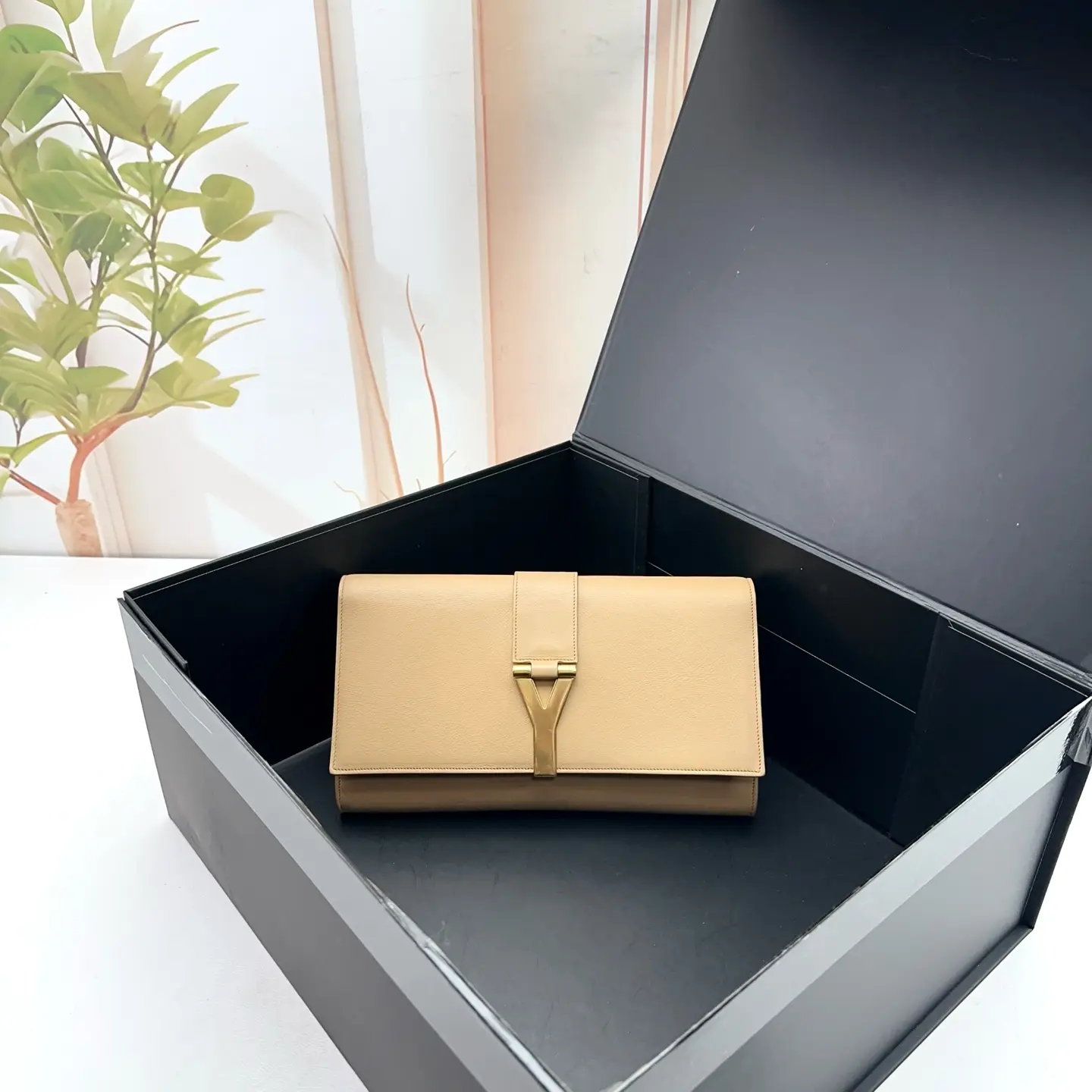 Pre-owned Yves Saint Laurent SAINT LAURENT Beige Leather YSL Logo Flap Clutch Shoulder Bag 0715 ELLA 22316281