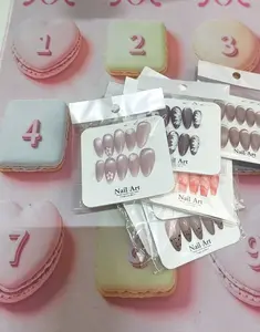 Betty(11883)gc.20 Sets Small Long Nails