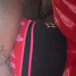 Trainer for Women and Men - Sweat Band Waist Trainer Belt for High Intensity Training and Gym Workouts, 5 Adjustable Sizes - Black/Pink