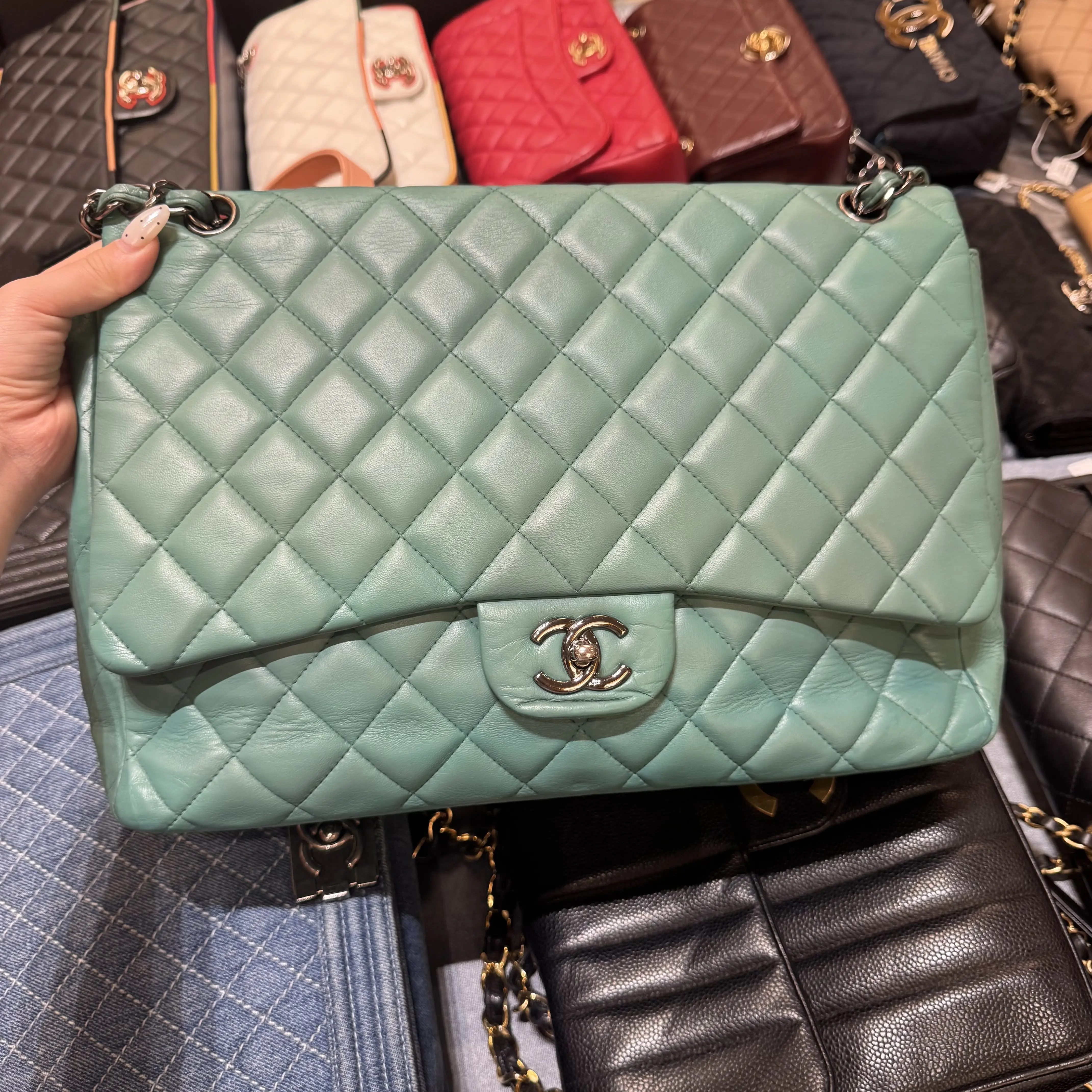 Pre-owned CHANEL H5 Green Clutch Bag with Cap, BZ0608007, No