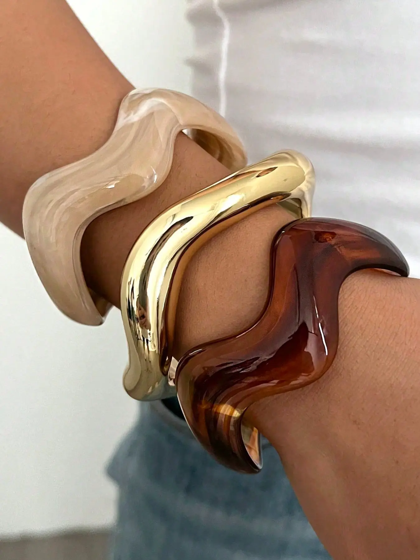 3-Piece Retro Minimalist Wave Acrylic Resin Bracelet Set, Women's Daily Wear, Stackable, Gift-Ready, Unique High-End Design Jewelry, High Quality Bracelet, Resin Bangle Set, Acrylic Bracelets, Matching Bracelets