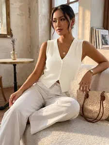 Women's French Simple Fitted V-Neck Sleeveless Ribbed Knit Vest, Classic V-Neck Neckline, Fine Texture, Versatile Layering, Breathable Fabric, Casual Style