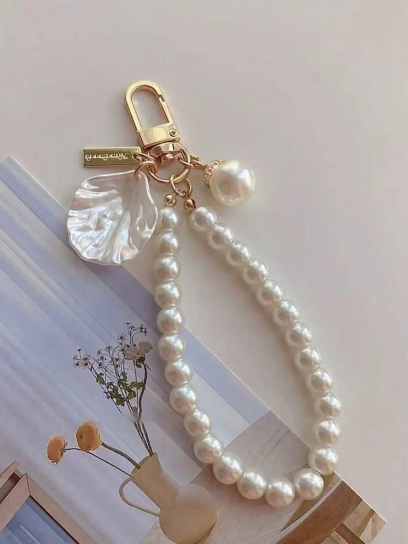 Creative Pearl Heart Bracelet Keychain Pendant Shell Charm Jewelry Accessory, Elegant Plain Design Backpack Decoration, Alloy Material, Plain Pattern, Fashionable Alloy Keychain