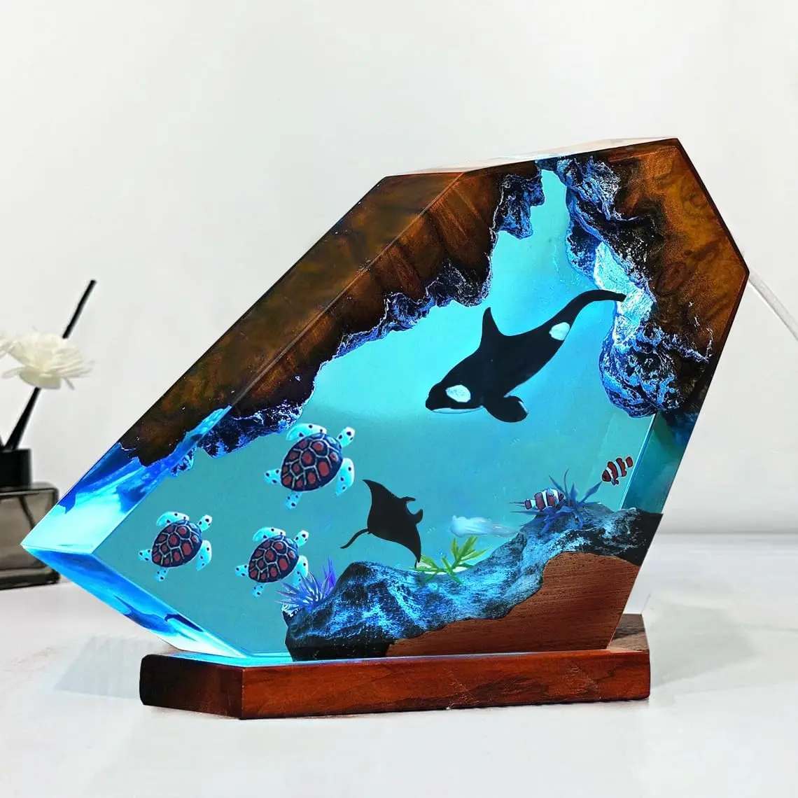 Handmade Resin Ocean Night Light - Killer Whale & Sea Turtle Figurine with USB Port, Adjustable LED Room Decor for Bedrooms, Back-to-School & Father's Day Gifts for Ocean Enthusiasts, Birthdays