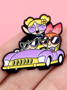 Driving Girl Enamel Brooch, Flower Brooch Pin, Lapel Pin, Cartoon Movie Zinc Alloy Unique Design Badge, Women's Backpack Accessory, Fashion Jewelry Gift, Styling