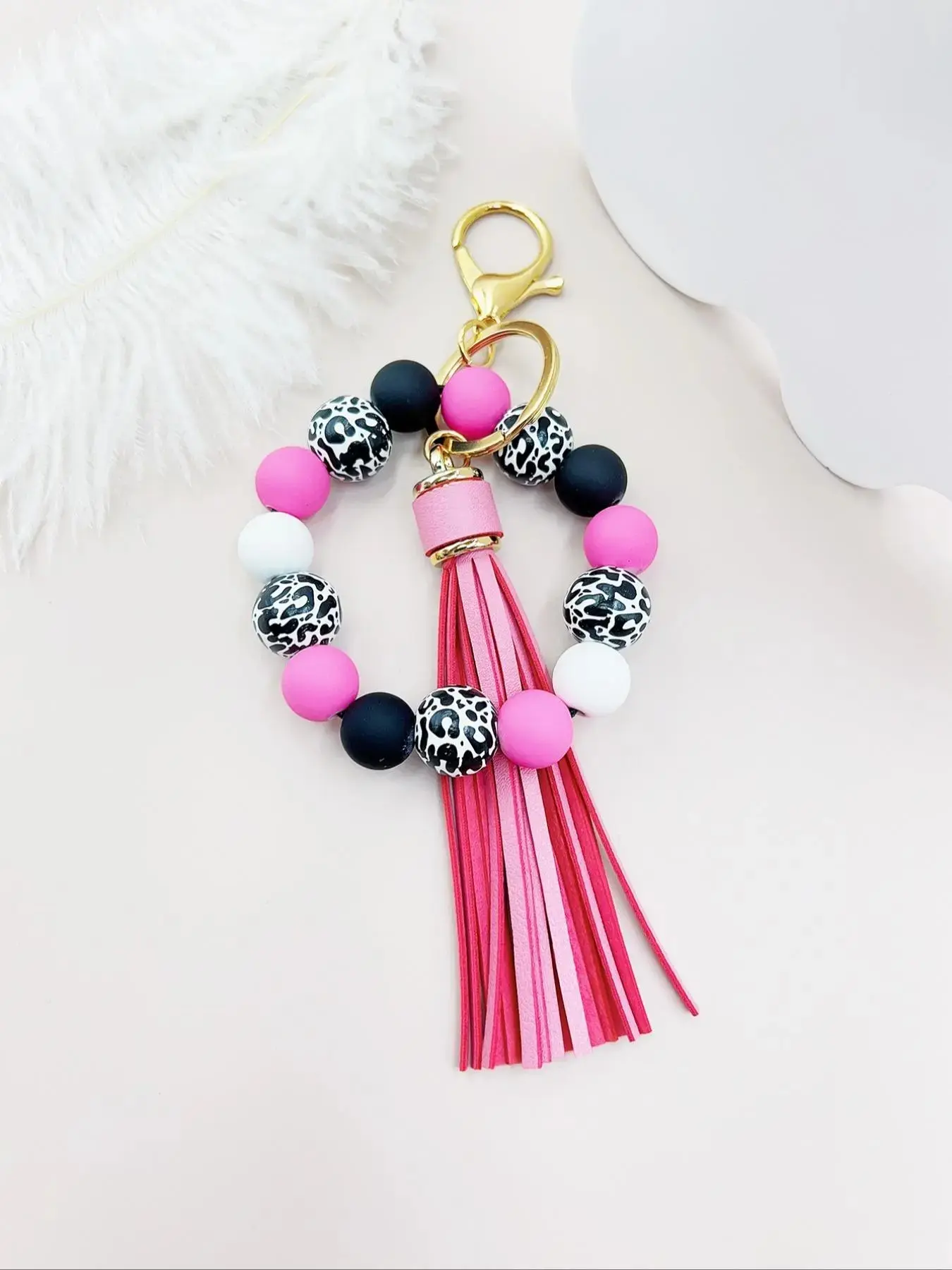 Women Leopard Print Keychain Bracelet, Wooden Bead Silicone Charm Pendant, Casual Style Wrist Bag Accessory, All-Season Wear, Tassel Charm Keychain, Beaded Tassel Keychain, Tassel Decorated Keychain, Stylish Keychain, Stylish Keyring