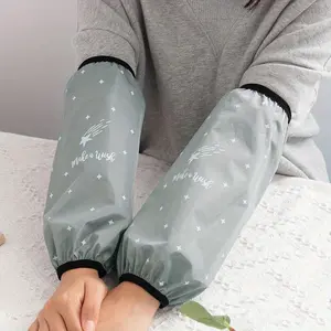 1 Set of Long-Sleeved Waterproof Gloves, size 11.81 inches × 6.69 inches, reusable kitchen long-sleeved gloves, waterproof and oil-resistant, apron companion