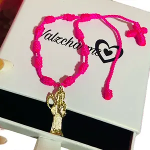 Rosita Santita pulsera de hilo