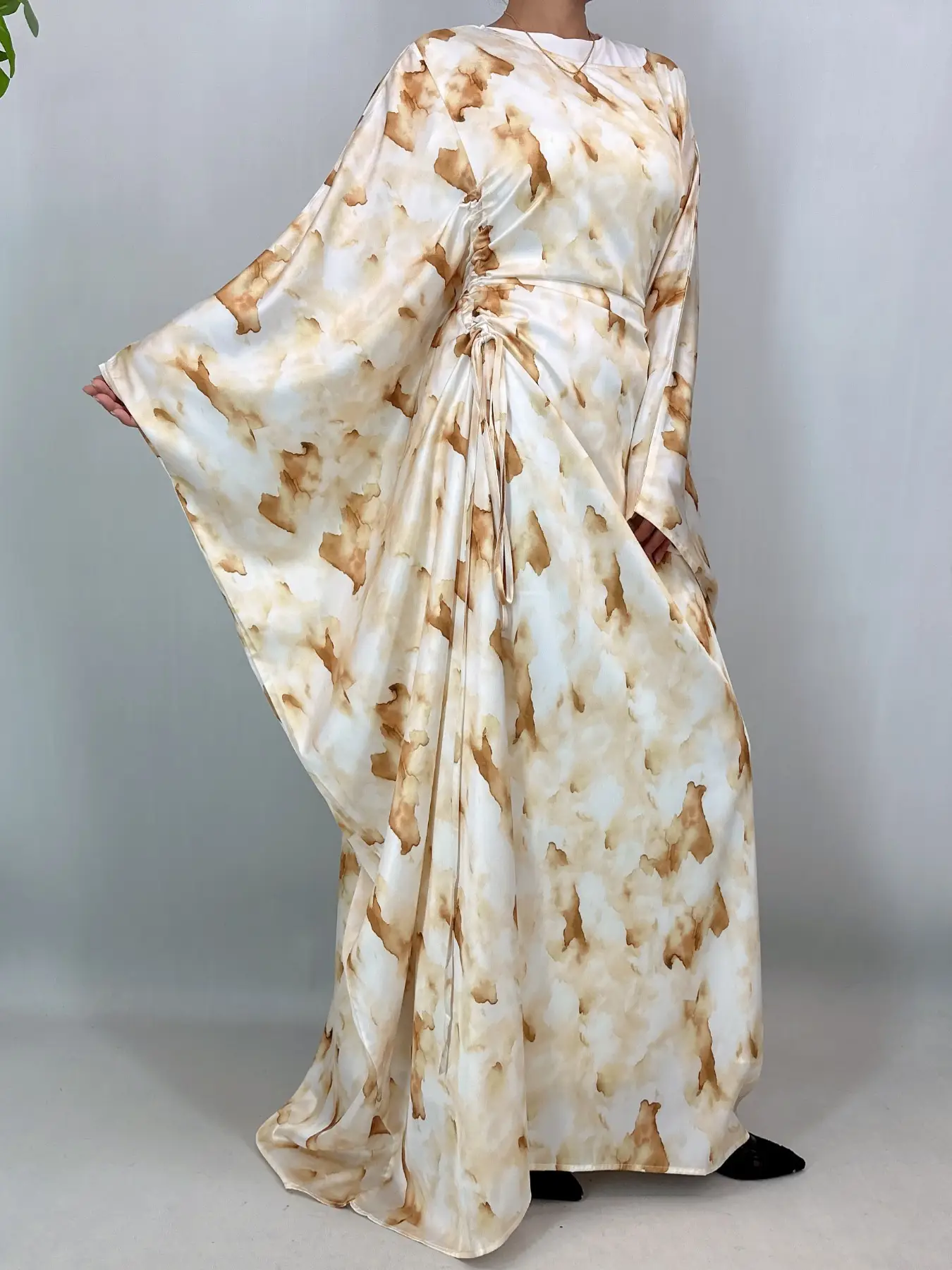 Women's Art Print Satin Batwing Sleeve Kimono, High-Quality Woven Fabric, Oversized Loose Fit, All-Season Holiday Style Robe Set