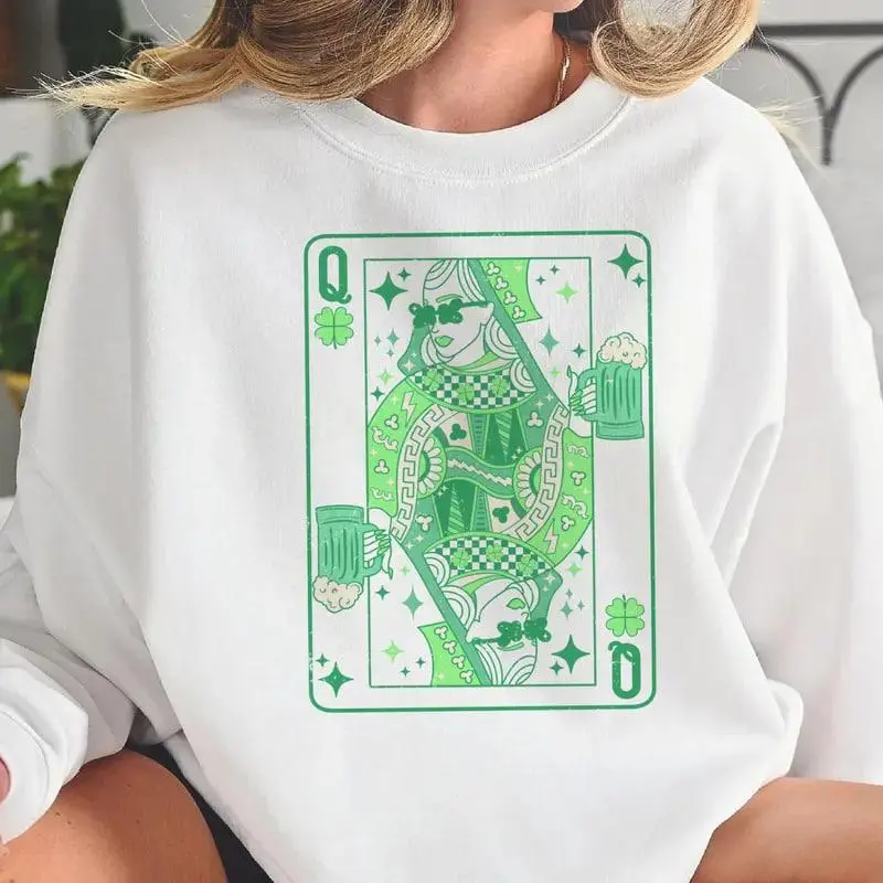 Queen of Clovers Sweatshirt – St Patrick’s Day Playing Card Graphic Crewneck, Lucky Irish Beer Print, Cute Holiday Gift for Women Men