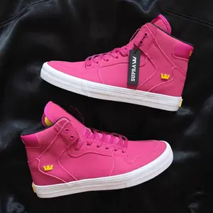 Supra Vaider Mid-High Top Men's Skate Shoes Pink Yellow Full Leather Streetwear Essential