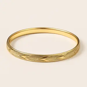 Luxury Textured Gold Bangle – Viral Stack Bracelet