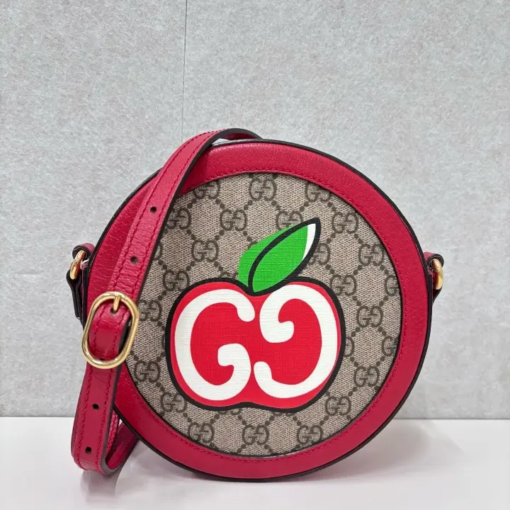 Pre-owned GUCCI canvas Crossbody Bags GG Supreme Apple Print Round Crossbody Bag 22841177