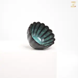 Jin Hongyang · Crackled Glaze Teacup｜Handcrafted High-Fired Porcelain · Glassy Texture · Zen-Inspired Teaware · Ideal for Tasting Tea