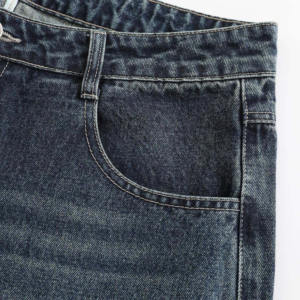 Men's loose straight-leg jeans, vintage style, suitable for street casual wear.