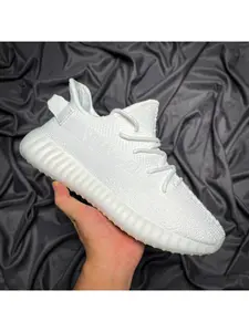 Japanese elegant unisex shoes depict mild tender dressing texture, orderly generous silhouette adapts to simple life matching system, fits daily routine pace of youngsters and possesses mild timeless high-grade personal aura.