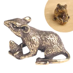 1pcs Retro Rat Brass Animal Mice Love Rice Figurines Car Key Chain Pendants Jewelry DIY Keyring Hanging Gifts Accessories