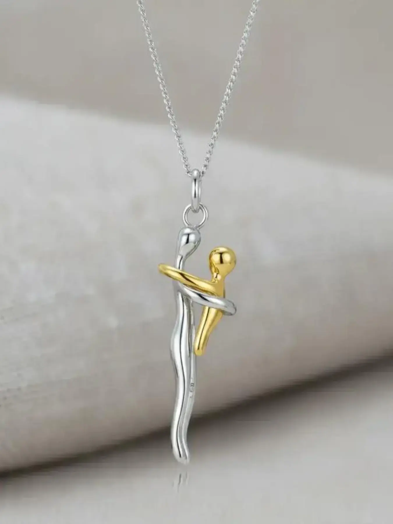 Family Hug Pendant Necklace, Silver Color Mother Son Pendant, Family Gift, Mom Jewelry, Exquisite Chain Jewelry, Party and Christmas Gift, Birthday Gift