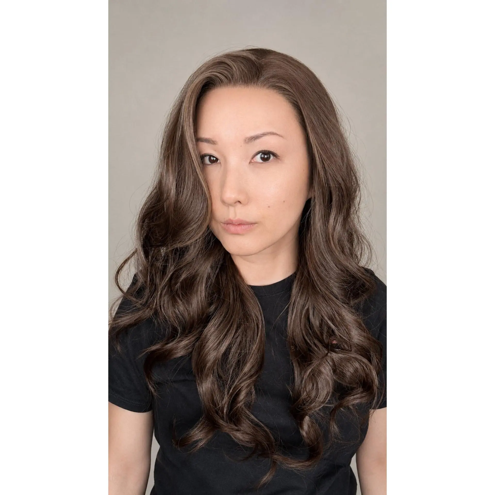 CARKIRA Leah Brown Women's Synthetic Lace Front Wig - 13x4 Lace Front, Heat-Resistant Synthetic Hair, Realistic Scalp, Medium Cap, Wavy Texture, High-Impact, Low-Maintenance for Night Out, Brunch, Natural Looking, Wigs For Beginners