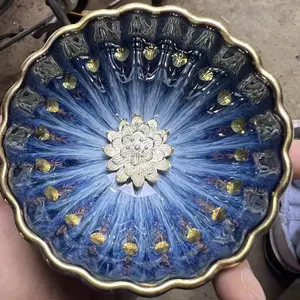 The owner of Jianzhan's blue lotus cup is handmade
