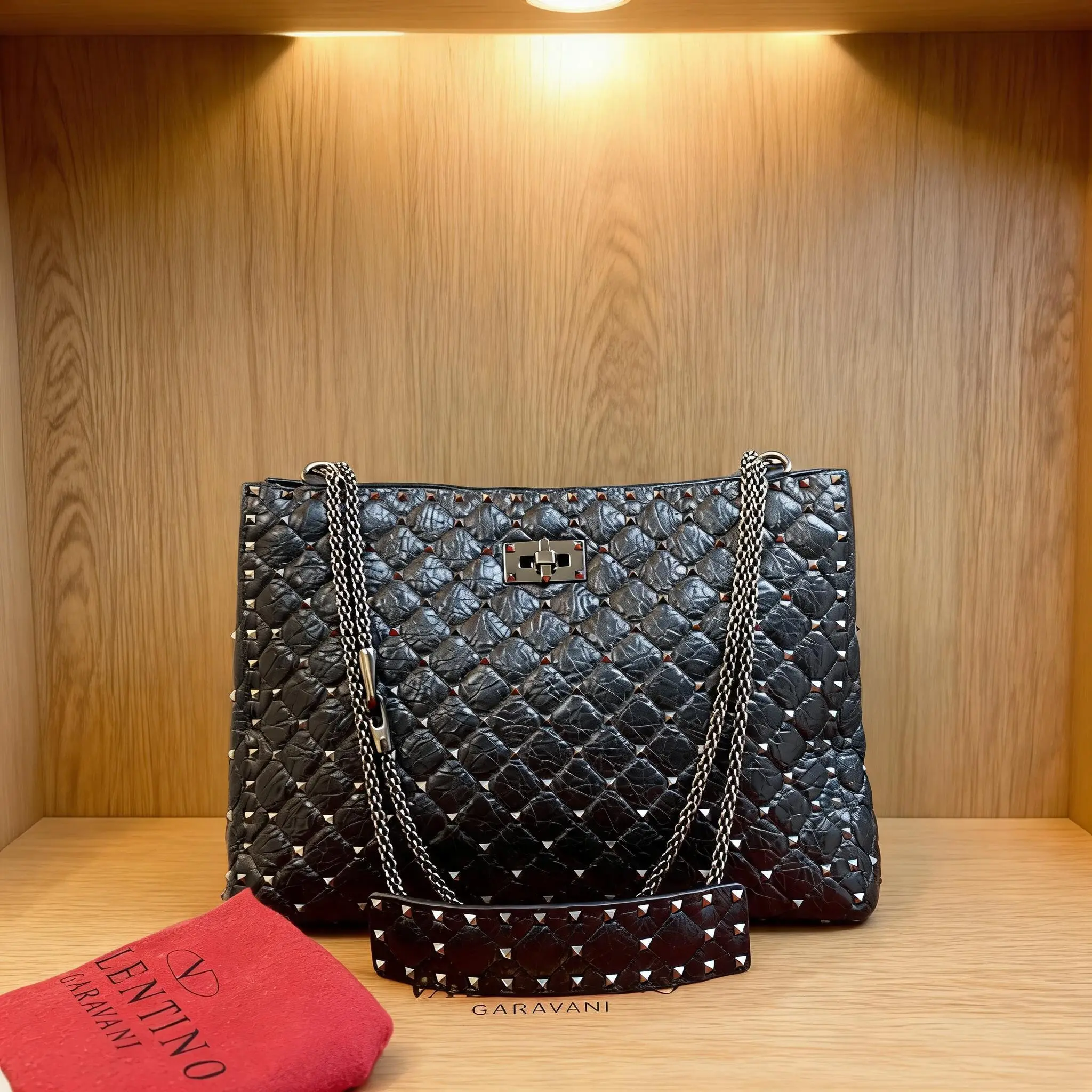 Pre-owned Valentino Leather Shoulder Bag C0804024568