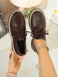 A pair of new spring-autumn style fashionable British-style lace-up leather shoes for ladies, loafers with round tops and thick soles, suitable for all occasions and office wear. Available in various colors and sizes. Round Toe Oxford