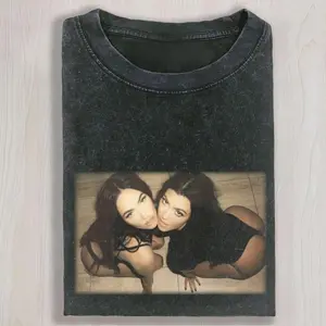 MEGAN FOX AND KOURTNEY KARDASHIAN TEE, Short Sleeve Crew Neck T-Shirt, Pull On, Casual, Unisex Cotton T-Shirt, Menswear, Womenswear