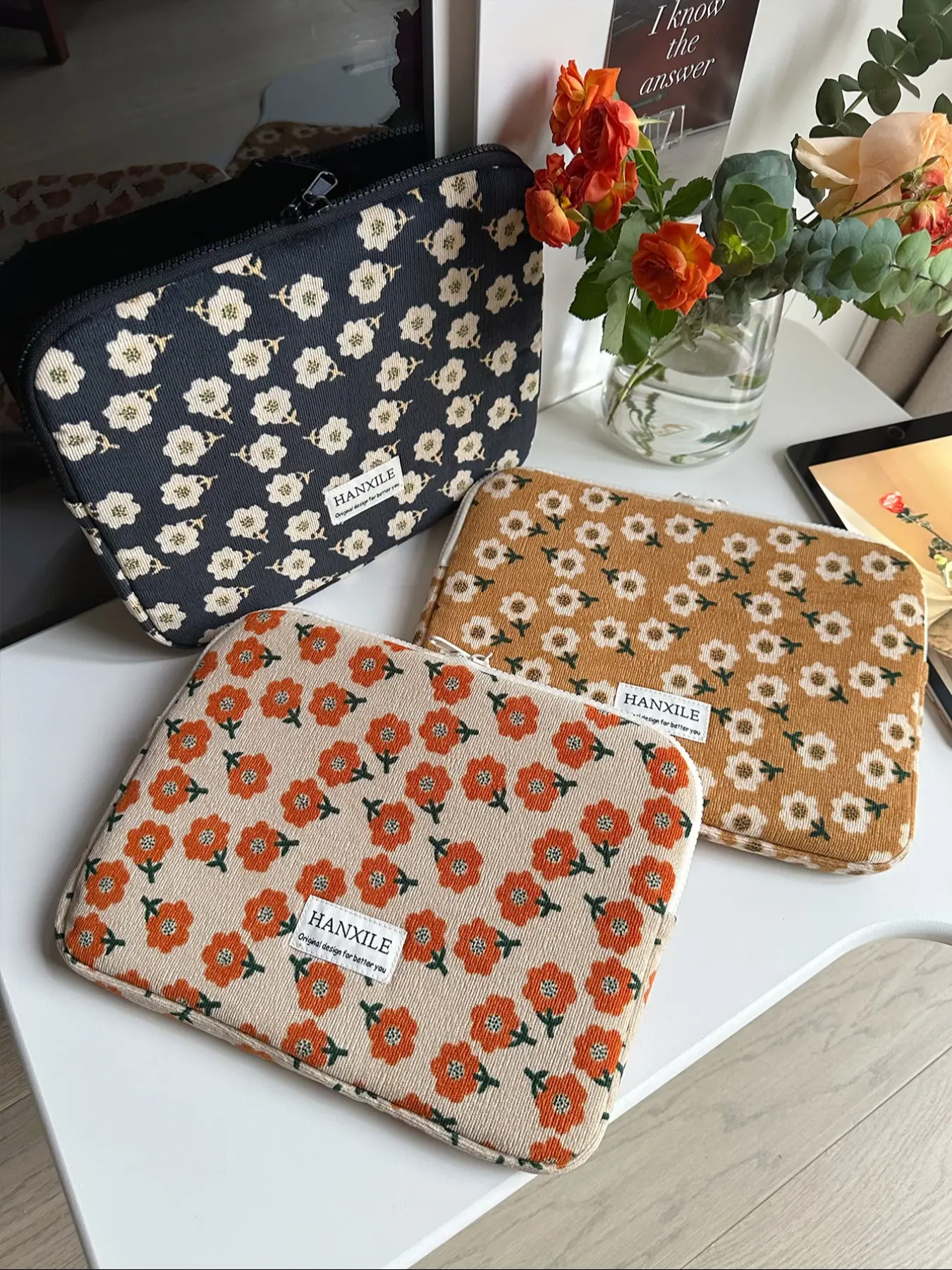 Vintage Corduroy Small Flower Laptop Bag, Retro Style Computer/ipad Case, Stylish and Durable, Perfect for Daily Use,laptop storage bag, Laptop Sleeve, Laptop Cover, Computer Bags