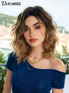 Women's Short Wavy Gradient Wig, Loose Wave Wig, 12 Inch Wave Curl Middle Part Wig, Dark Root Synthetic Heat Resistant Fiber, Synthetic Material Wigs, Synthetic Machine Wigs, Deep Wavy Wigs, Ideal for Daily Role Play and Parties
