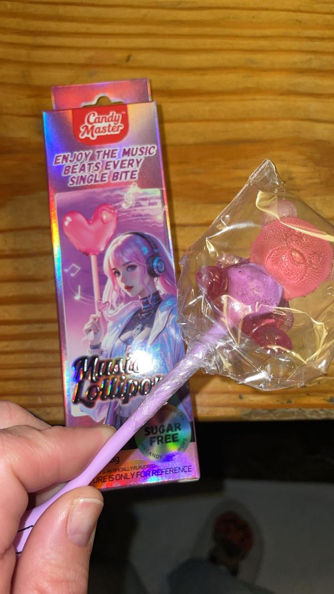 Item: Random-Lollipop-Music-2pc