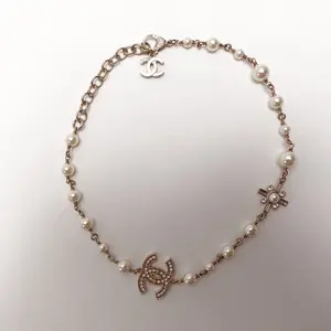 Pre-owned CHANEL Faux Pearl Crystal CC Necklace T10427776
