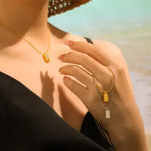 W & J Simple Fashion Square Solid Pendant Necklace Titanium Steel PVD Plated 24K Gold Snake Bone Chain Jewelry