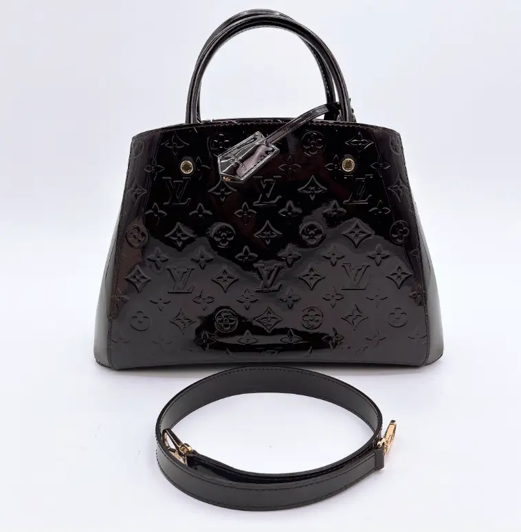 Pre-owned Louis Vuitton leather Crossbody Bags Black Monogram Vernis Montaigne MM Crossbody Bag Elegant Commuter Bag, Crossbody Purse with Handle