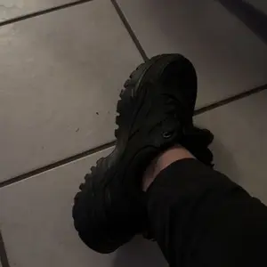 Women's Fashion Lace Up Front Work Lightweight Safety Shoes, Casual Comfort Breathable Anti-smash Anti-puncture Sports Shoes, Female All-match Round Toe Shoes for Daily Wear