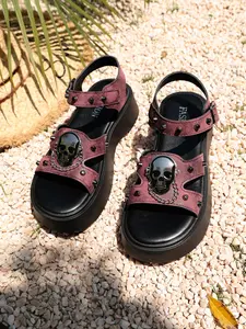 Summer New Punk Style Metal Skull Chain Sandals, Fashion Rivet Decorative Velcro Closure Thick Sole Platform Shoes, Soft Bottom Comfortable Women's Shoes, Metallic Sandal