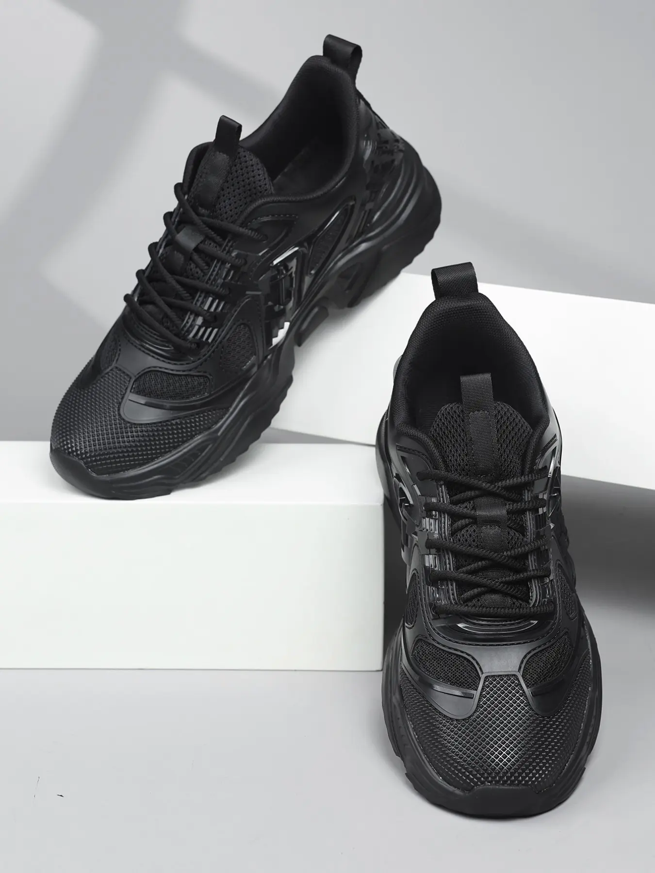 Men's Cyberpunk Thick Sole Sports Shoes, Fashionable running shoes, Fashion Running Sneakers, Angular Skeleton Design, Breathable Mesh Lining, Bubble Cushioning, Ideal for Running and Fitness, Running Training Shoes, Running Athletic Shoes
