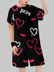2026 New Children Valentine's Day Set, Full Heart Lip Print Xoxo Short Sleeve Shorts Two-Piece, Casual Fitted Style, Random Print