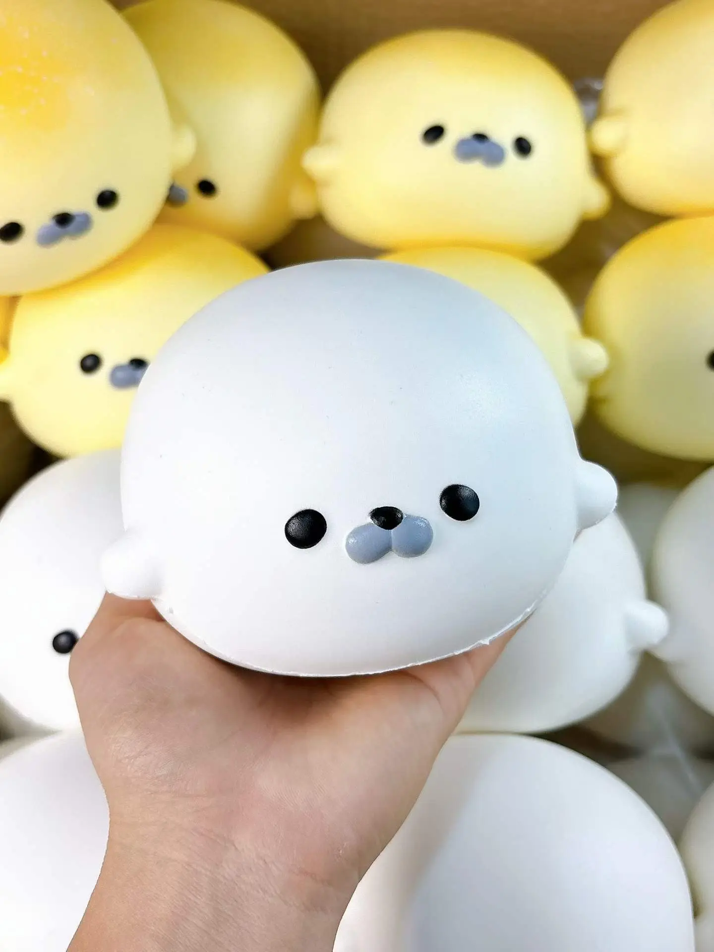 Hachimi | Seal Mochi White Only, Slow Rising, Stress Relief