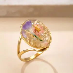 Stainless steel ring with resin and eternal flower, women's light luxury high-end titanium steel jewelry
