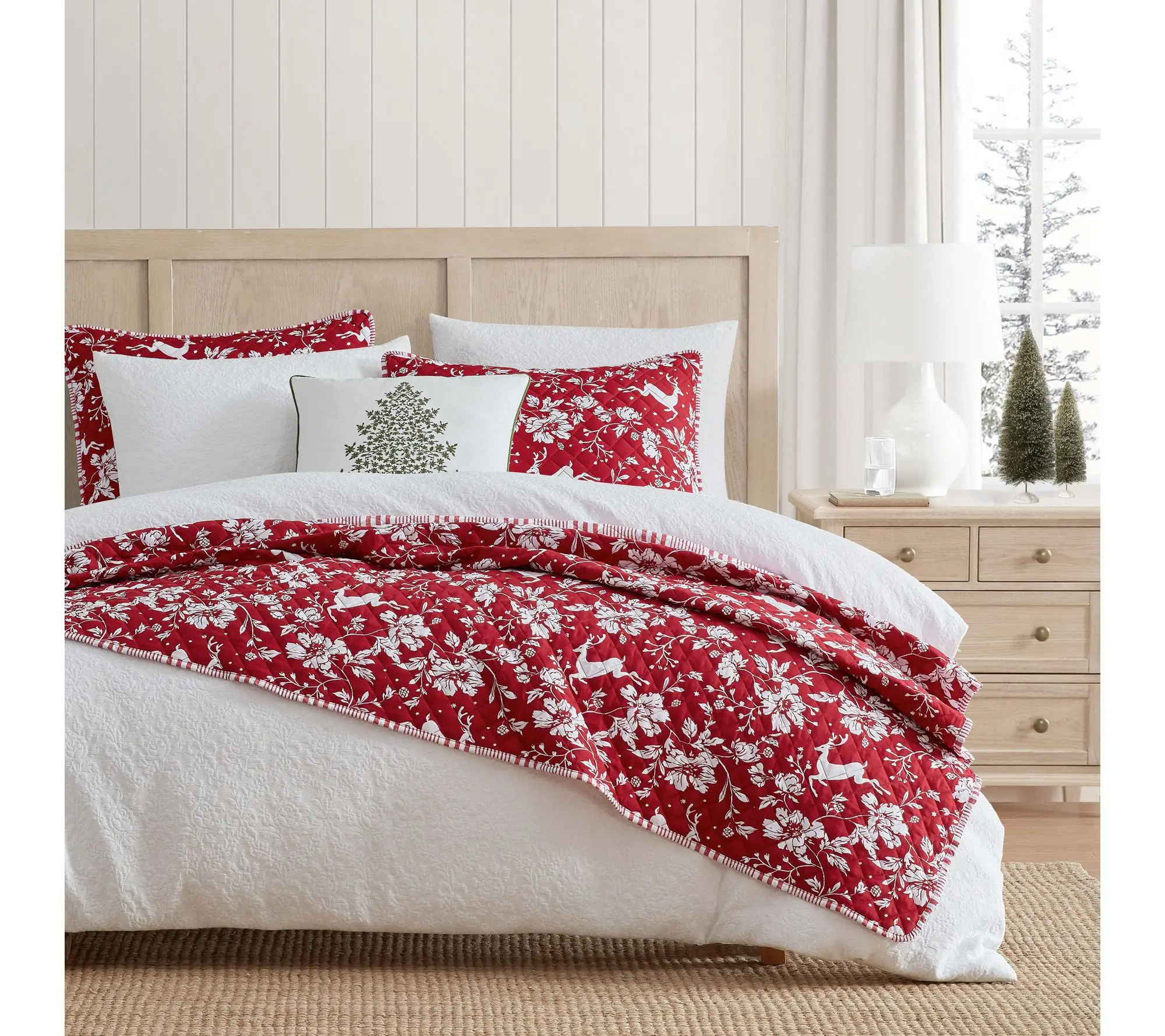 Martha Stewart Dancing Deer Red Reversible King Quilt Set