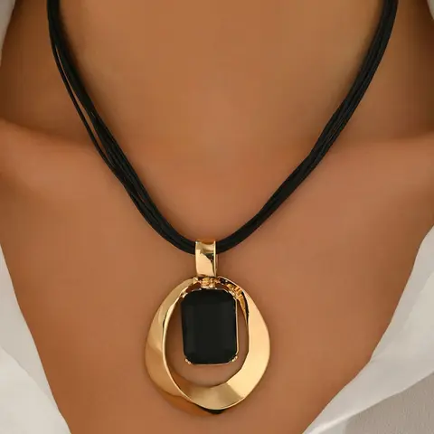 Minimalist Rope Chain Jewelry Necklace with Irregular Ring Pendant and Embedded Square Gemstone, Versatile Gift for Everyday Wear, Statement Necklace