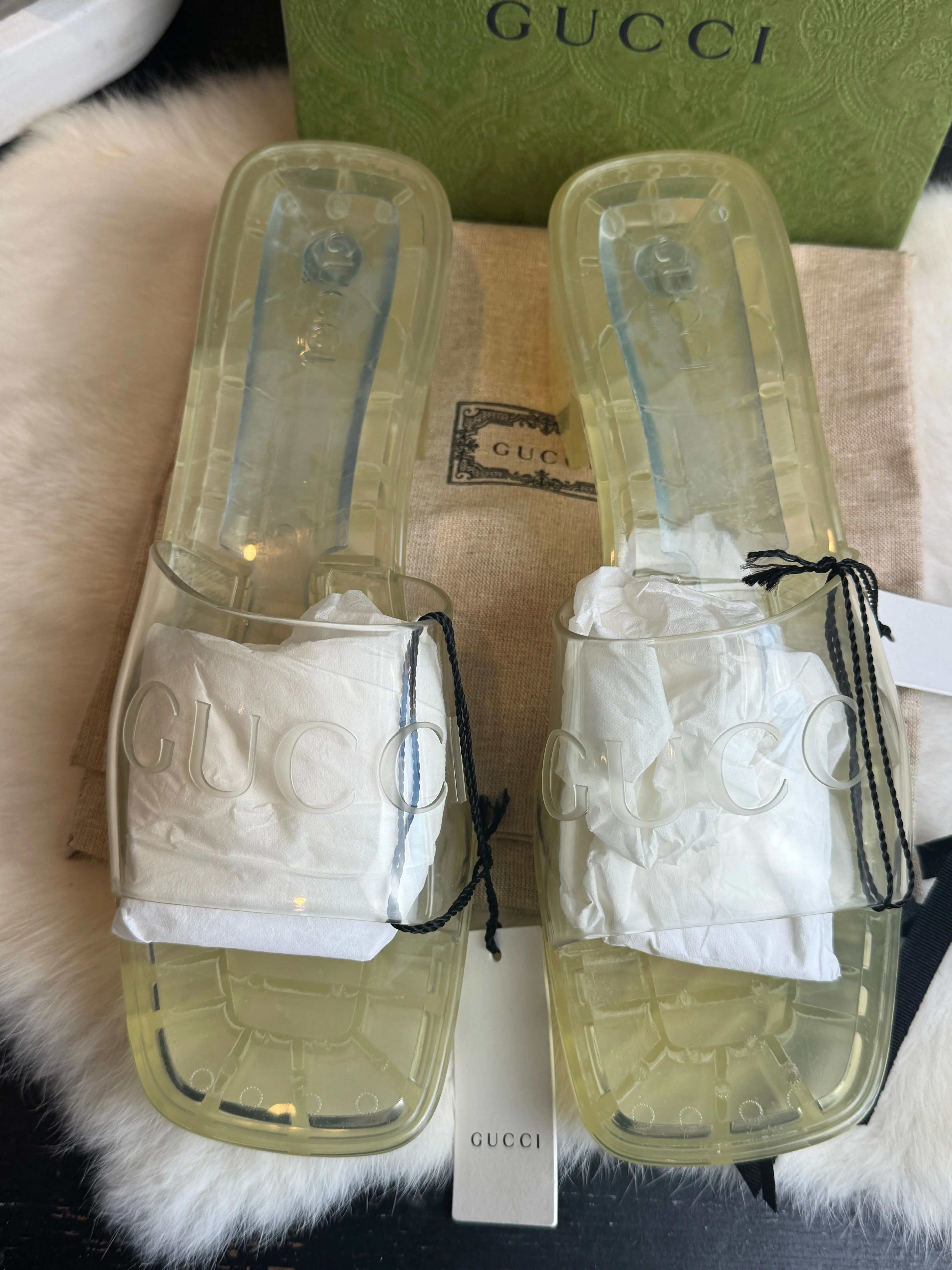 GUCCI Like New Transparent Rubber Women display picture 2