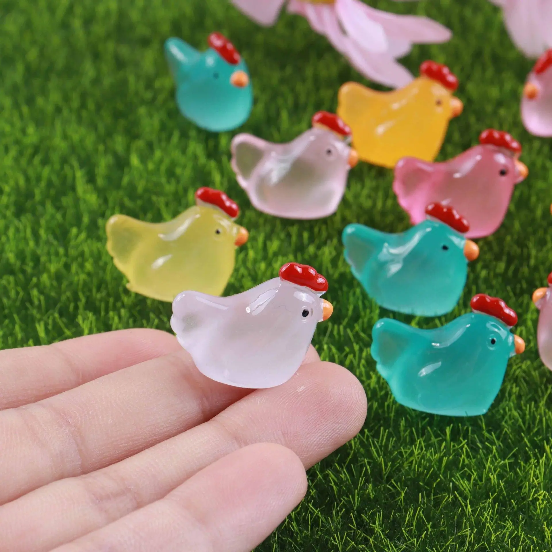 Luminous Mini Chicken Figurines, 20pcs/set Resin Miniature Animals, Tiny Chickens Miniature Glow in The Dark for Dollhouse, Micro Landscape, Decoratio