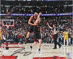 Josh Giddey Chicago Bulls Autographed 8" x 10" Game Winner vs Lakers Photograph - Fanatics Authentic Certified